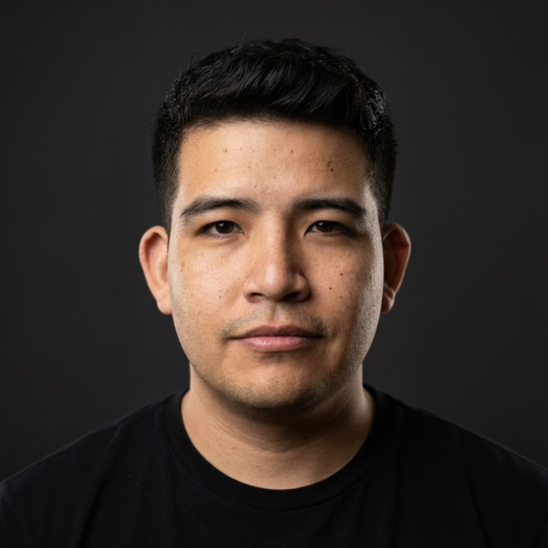 Misael Espinosa, conversation designer for AI agents, in Mexico City